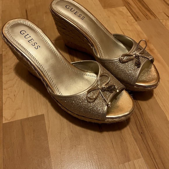 Guess gold sparkly wedges size 8M - Picture 1 of 5